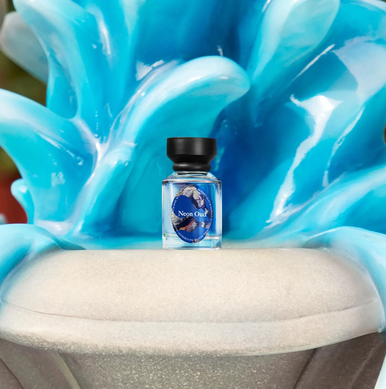  عطر نئون عود تاپ سنتس 