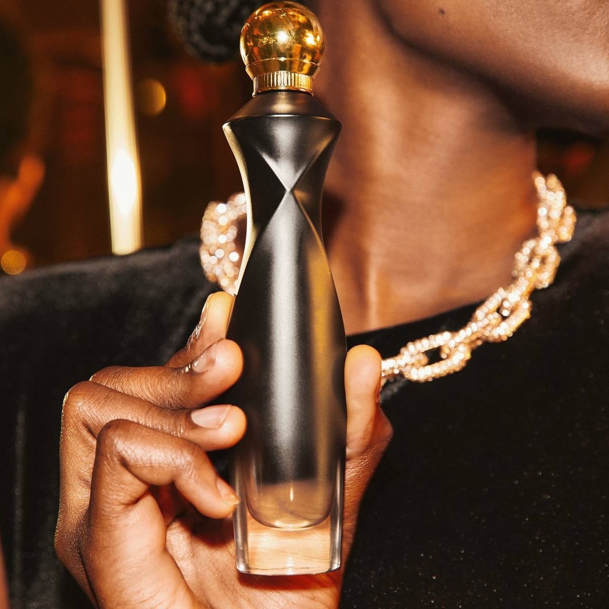 عطر زنانه دیواین دارک ولوت